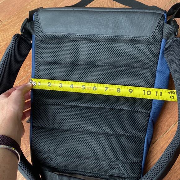 Moleskine Nomad City Collection Medium  Backpack Blue Black - Picture 11 of 13